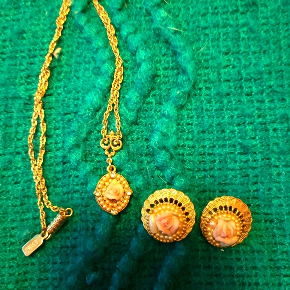 Necklace and Earrings set - Picture 1 of 2